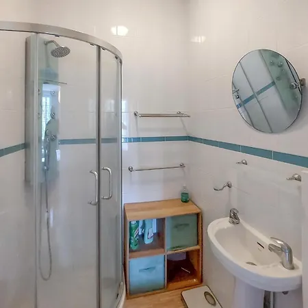 3 Bedroom In Saint-simon * Saint-Simon (Charente)