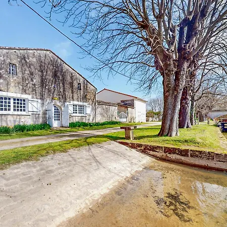 Dom wakacyjny Awesome In Saint-simon With Wifi