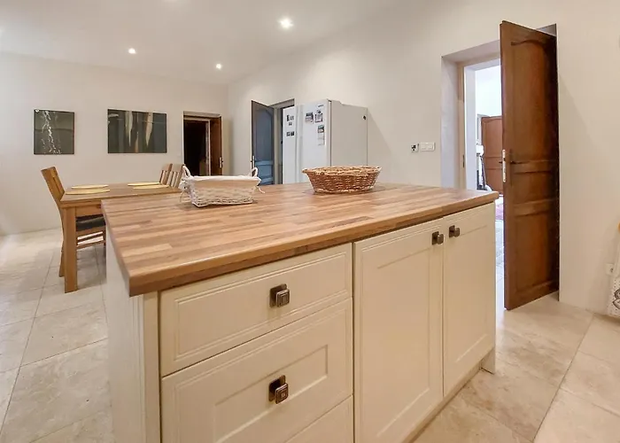 Сasa de vacaciones Awesome In Saint-simon With Wifi Saint-Simon (Charente)