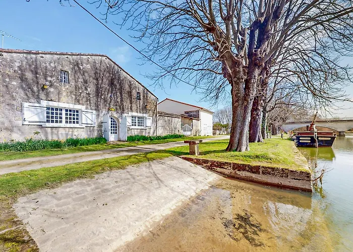 Сasa de vacaciones Awesome In Saint-simon With Wifi