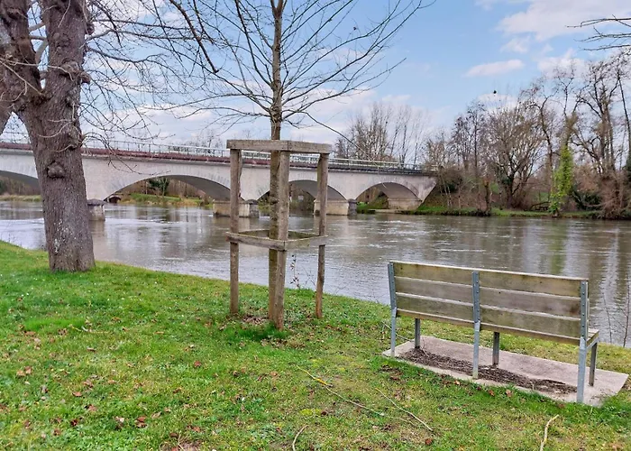 Сasa de vacaciones Awesome In Saint-simon With Wifi Saint-Simon (Charente)