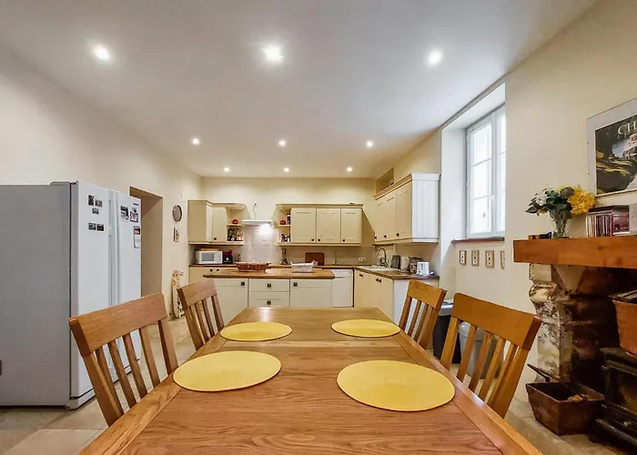 Сasa de vacaciones Awesome In Saint-simon With Wifi Saint-Simon (Charente)